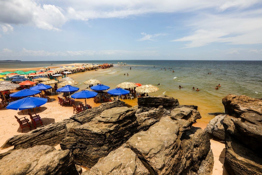 Praia da Pedra- Visual Inusitado e Natureza Bruta em Carneiros